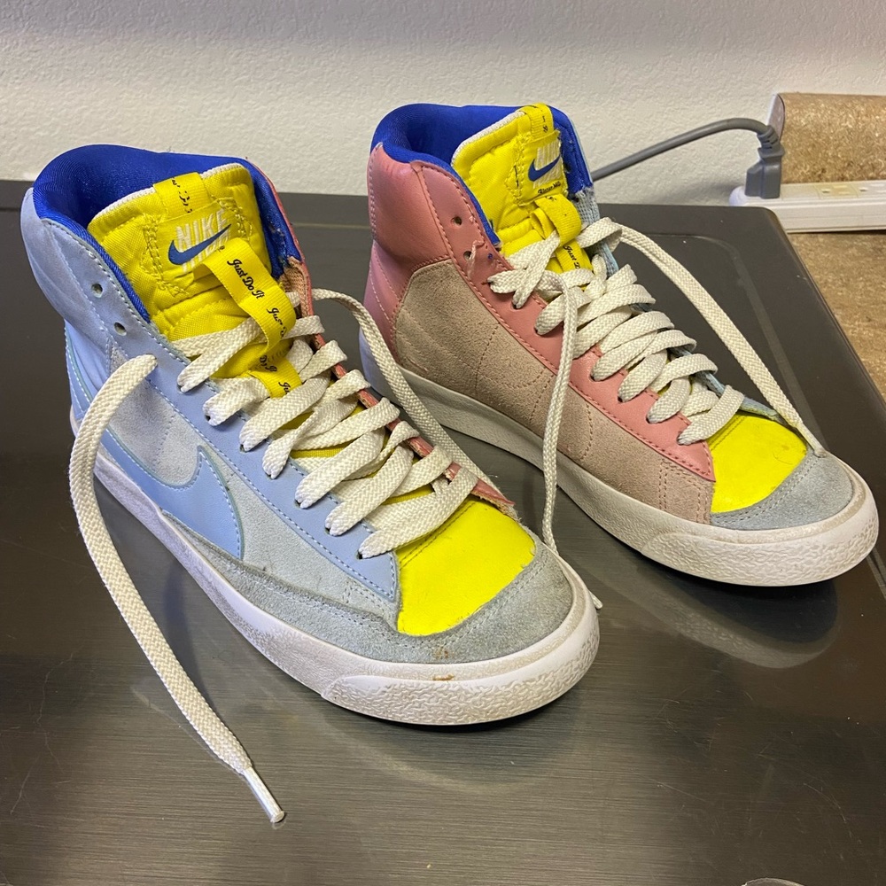 Kids Nike High Top size 5.5Y